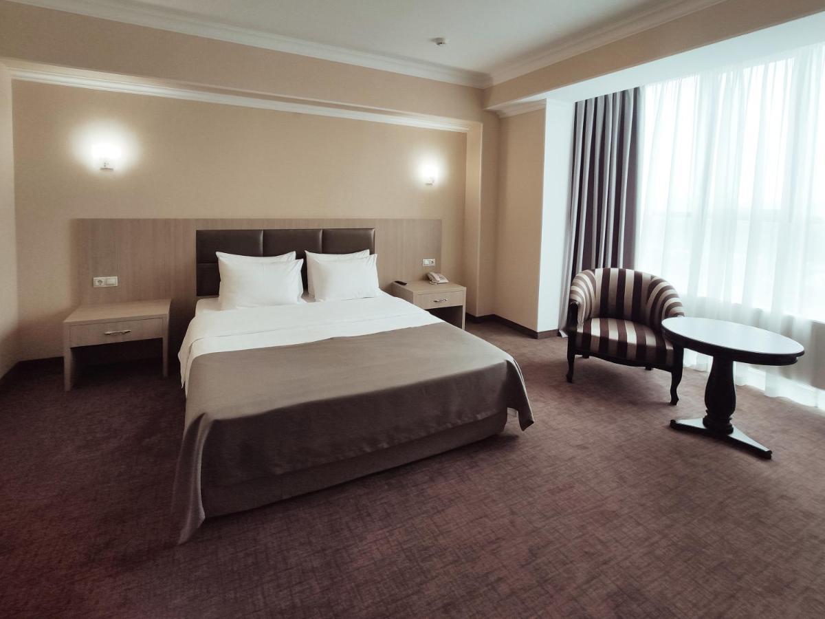 Mask Business Hotel Пятигорск Екстериор снимка