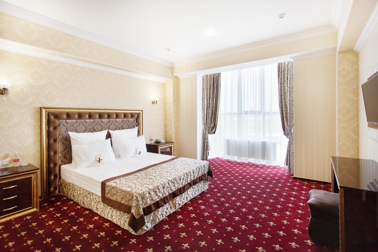 Mask Business Hotel Пятигорск Екстериор снимка