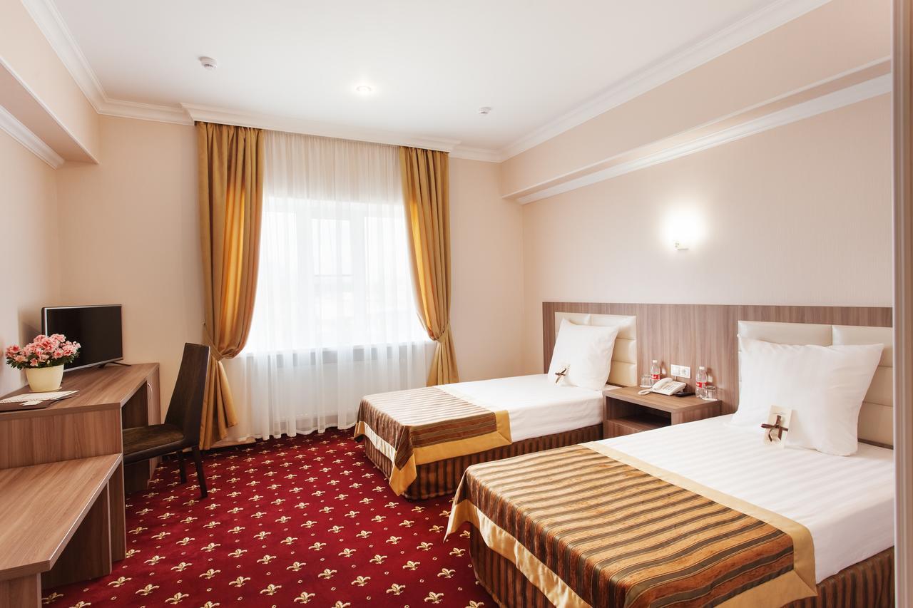 Mask Business Hotel Пятигорск Екстериор снимка