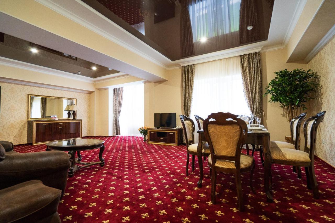 Mask Business Hotel Пятигорск Екстериор снимка