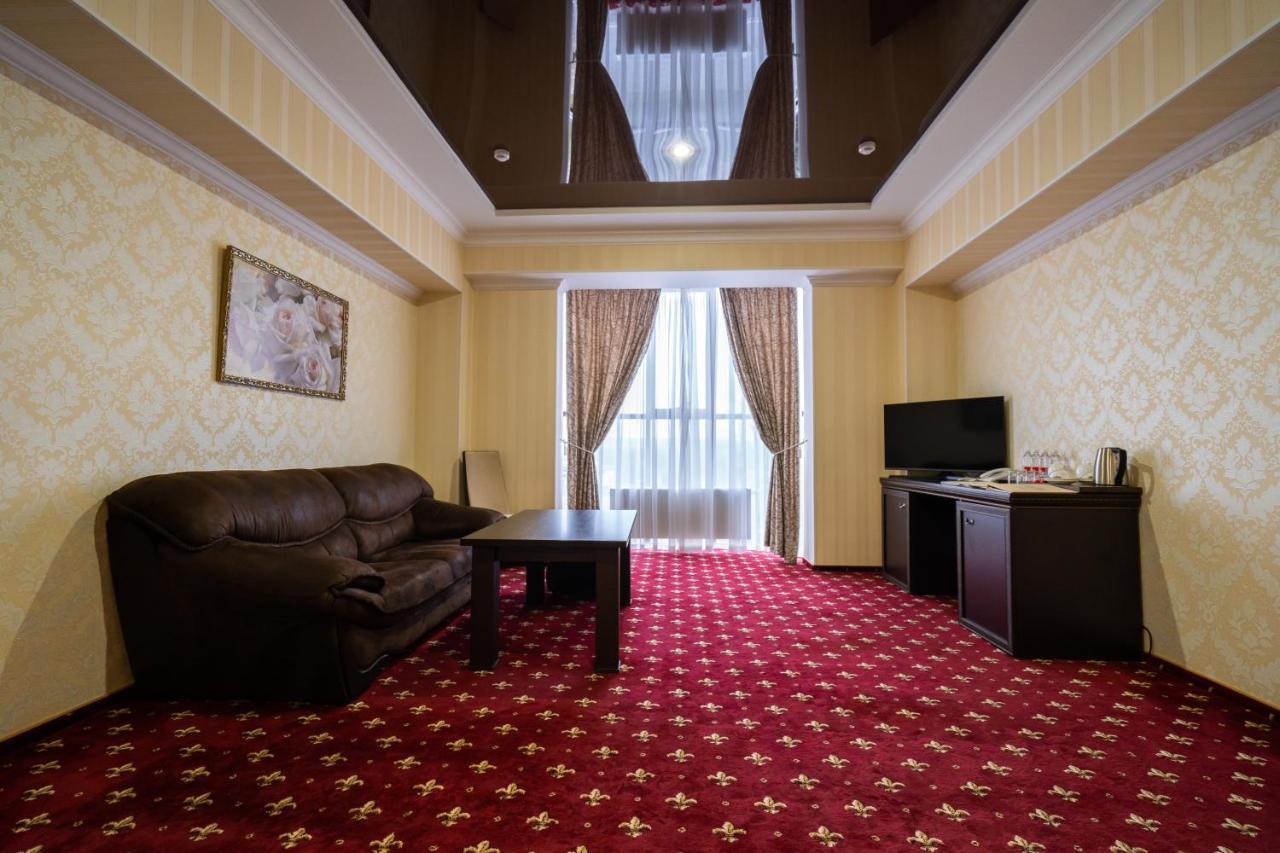 Mask Business Hotel Пятигорск Екстериор снимка